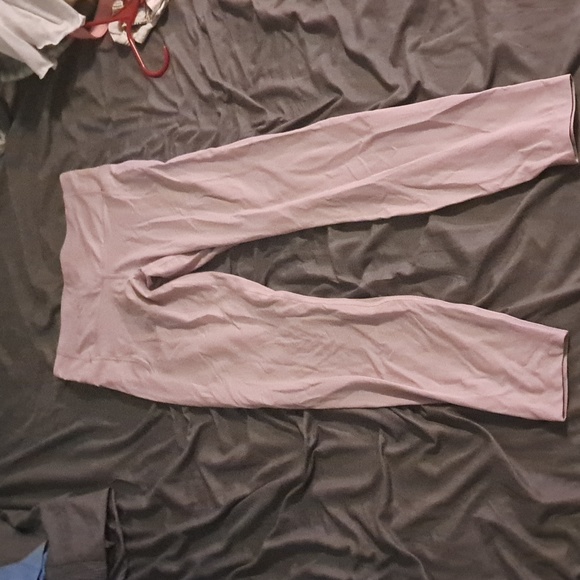 Light purple under armor leggings - Picture 1 of 3